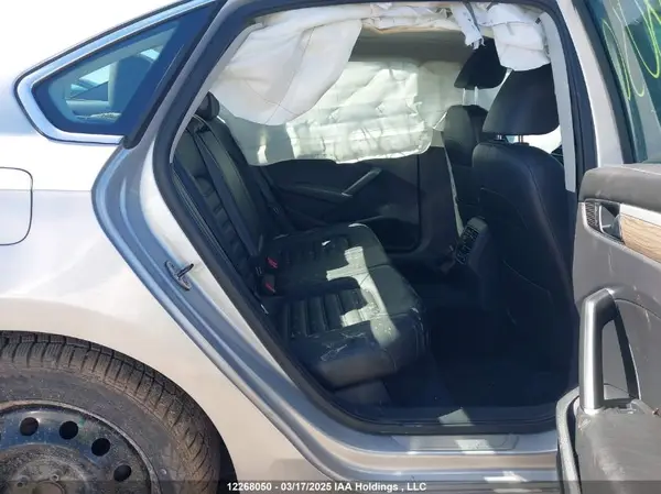 1VWCM7A30HC019190 2017 VOLKSWAGEN PASSAT - Image 8