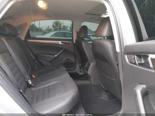 1VWCM7A30HC060919 2017 VOLKSWAGEN PASSAT - Image 8