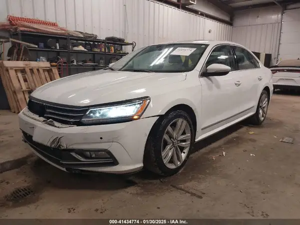 1VWCM7A30HC079244 2017 VOLKSWAGEN PASSAT - Image 2