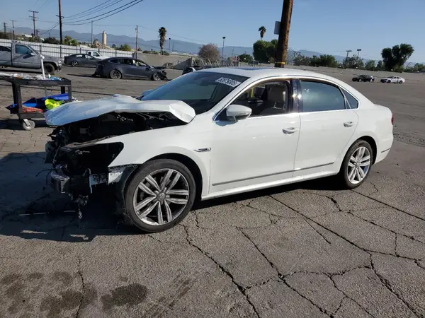 1VWCM7A30HC080684 2017 VOLKSWAGEN PASSAT - Image 1