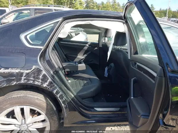 1VWCM7A31HC064090 2017 VOLKSWAGEN PASSAT - Image 8