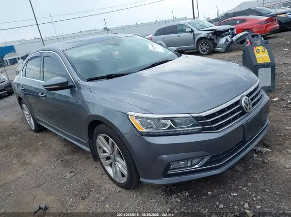 1VWCM7A32GC017214 2016 VOLKSWAGEN PASSAT - Image 1
