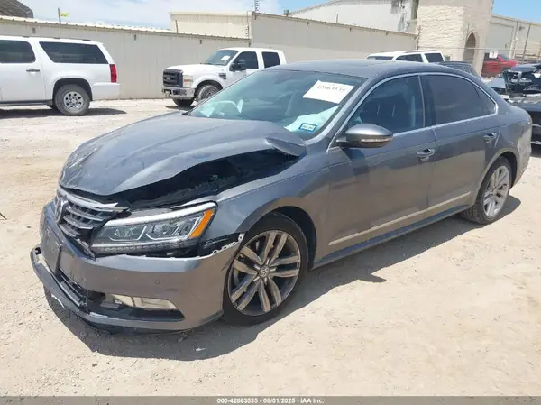 1VWCM7A32HC079018 2017 VOLKSWAGEN PASSAT - Image 2