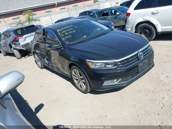 1VWCM7A34HC080302 2017 VOLKSWAGEN PASSAT - Image 1