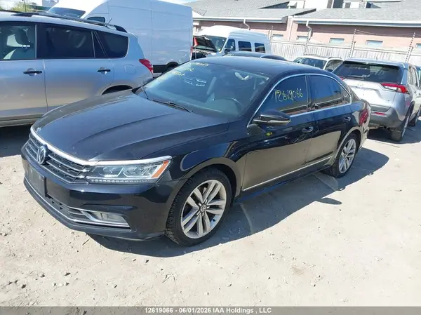 1VWCM7A34HC080302 2017 VOLKSWAGEN PASSAT - Image 2