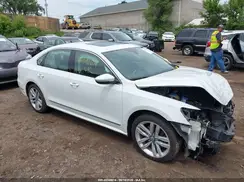 1VWCM7A36GC015675 2016 VOLKSWAGEN PASSAT