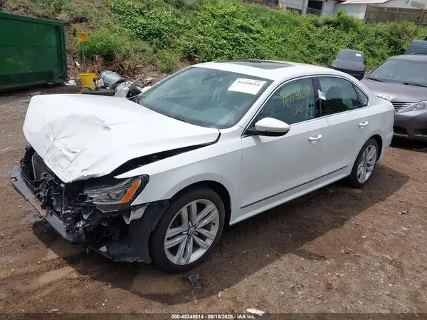 1VWCM7A36GC015675 2016 VOLKSWAGEN PASSAT - Image 2