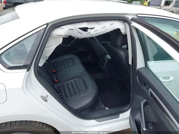 1VWCM7A36GC015675 2016 VOLKSWAGEN PASSAT - Image 8
