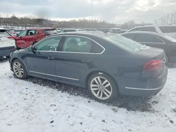 1VWCM7A37HC058665 2017 VOLKSWAGEN PASSAT - Image 2