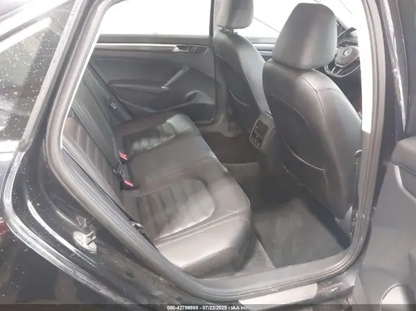 1VWCM7A37HC084991 2017 VOLKSWAGEN PASSAT - Image 8