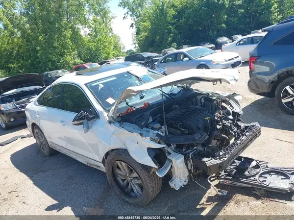 1VWCM7A38GC030856 2016 VOLKSWAGEN PASSAT - Image 1