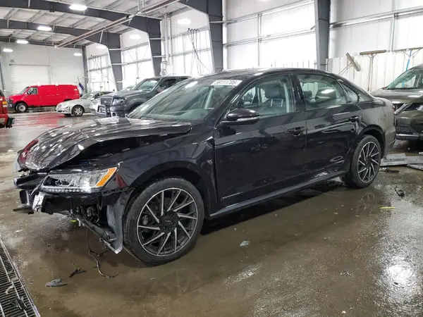 1VWCM7A38HC036173 2017 VOLKSWAGEN PASSAT - Image 1