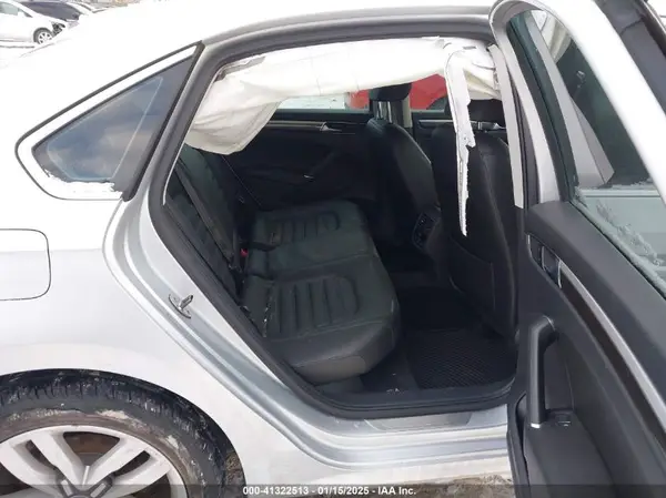 1VWCM7A38HC036318 2017 VOLKSWAGEN PASSAT - Image 8