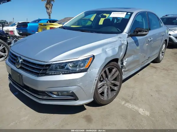 1VWCM7A39HC046906 2017 VOLKSWAGEN PASSAT - Image 2