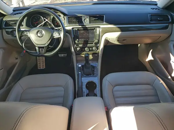 1VWCM7A39HC061258 2017 VOLKSWAGEN PASSAT - Image 8