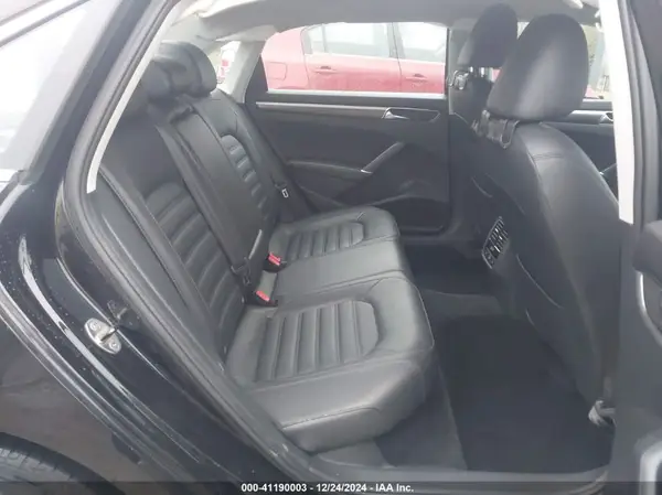 1VWCM7A3XHC055307 2017 VOLKSWAGEN PASSAT - Image 8