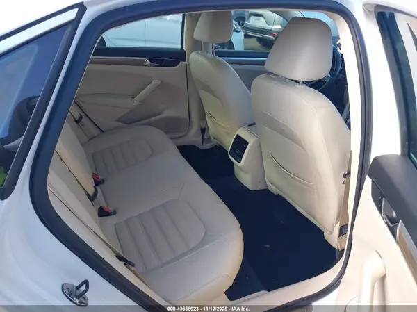 1VWCS7A31GC065342 2016 VOLKSWAGEN PASSAT - Image 8
