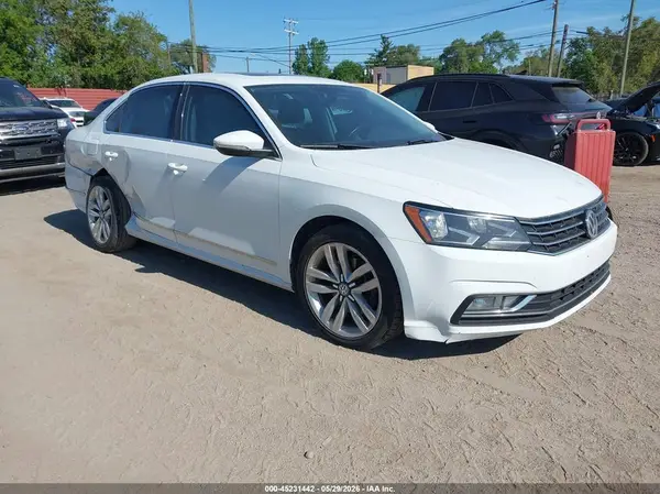 1VWCS7A37GC050098 2016 VOLKSWAGEN PASSAT - Image 1
