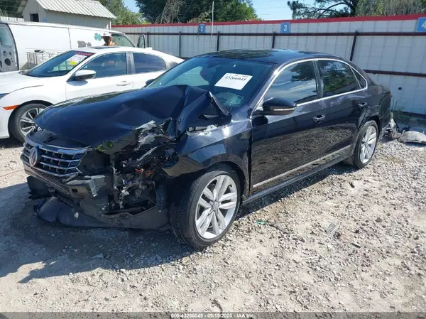 1VWCT7A30HC005163 2017 VOLKSWAGEN PASSAT - Image 2