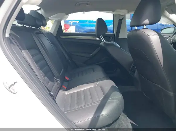 1VWCT7A30HC031648 2017 VOLKSWAGEN PASSAT - Image 8
