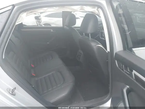 1VWCT7A30HC038583 2017 VOLKSWAGEN PASSAT - Image 8