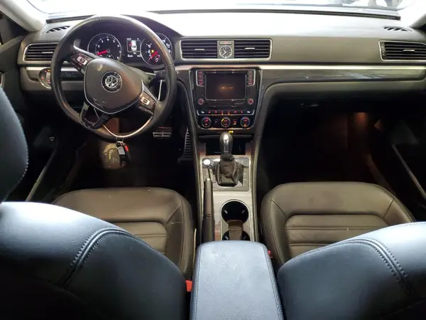 1VWCT7A30HC043735 2017 VOLKSWAGEN PASSAT - Image 8
