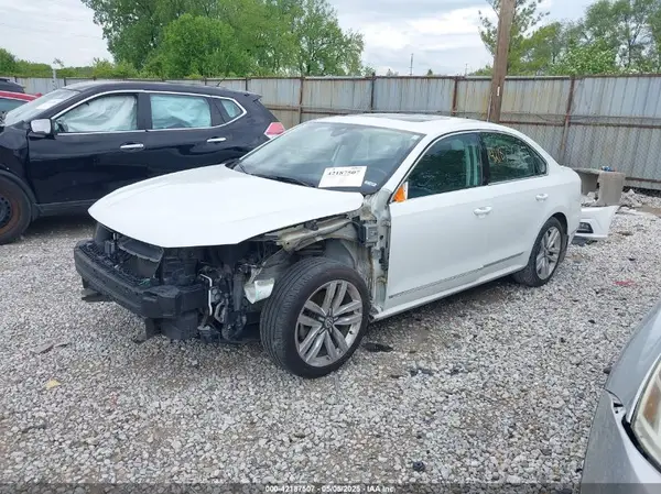 1VWCT7A30HC048594 2017 VOLKSWAGEN PASSAT - Image 2