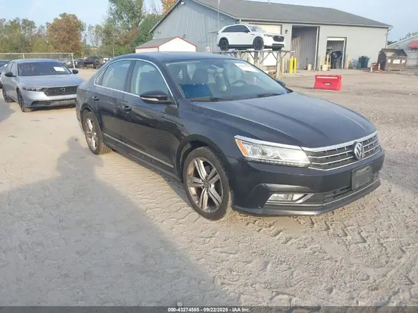 1VWCT7A30HC066514 2017 VOLKSWAGEN PASSAT - Image 1