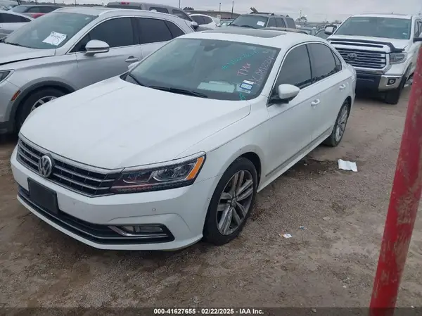 1VWCT7A30HC081224 2017 VOLKSWAGEN PASSAT - Image 2