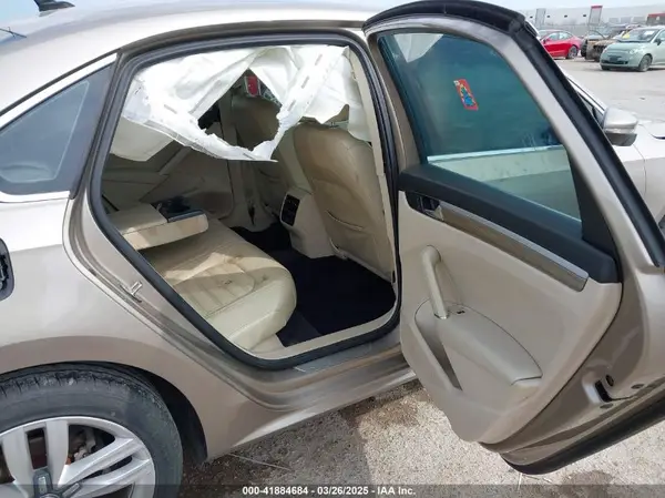 1VWCT7A31GC015070 2016 VOLKSWAGEN PASSAT - Image 8