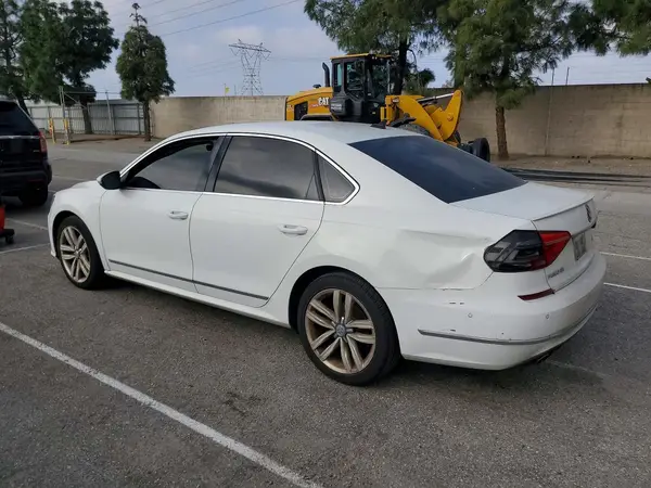 1VWCT7A31GC066083 2016 VOLKSWAGEN PASSAT - Image 2
