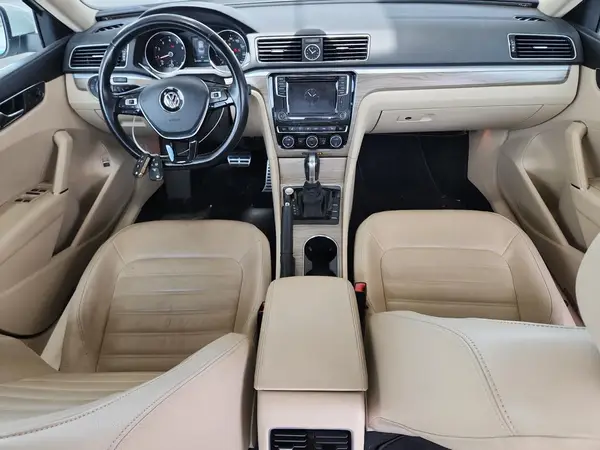 1VWCT7A31HC016589 2017 VOLKSWAGEN PASSAT - Image 8