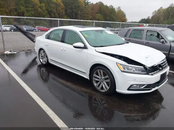 1VWCT7A31HC020304 2017 VOLKSWAGEN PASSAT - Image 1