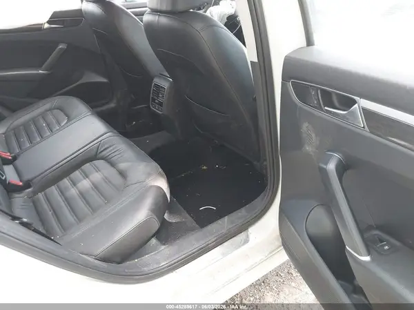 1VWCT7A31HC038267 2017 VOLKSWAGEN PASSAT - Image 8