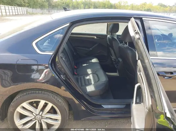 1VWCT7A31HC049298 2017 VOLKSWAGEN PASSAT - Image 8