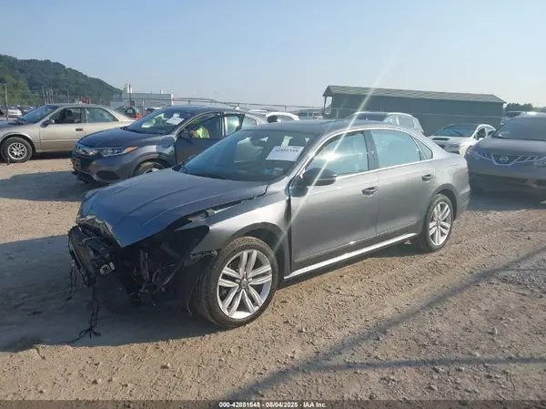 1VWCT7A31HC066828 2017 VOLKSWAGEN PASSAT - Image 2