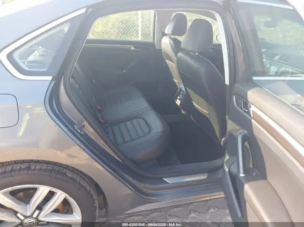 1VWCT7A31HC066828 2017 VOLKSWAGEN PASSAT - Image 8