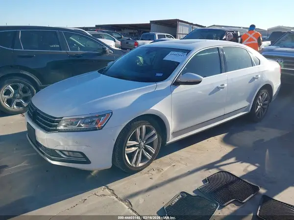 1VWCT7A31HC067381 2017 VOLKSWAGEN PASSAT - Image 2