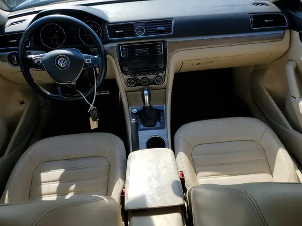 1VWCT7A31HC073648 2017 VOLKSWAGEN PASSAT - Image 8