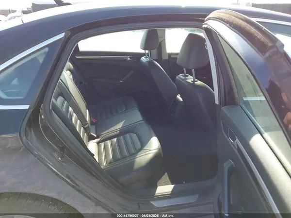 1VWCT7A31HC082866 2017 VOLKSWAGEN PASSAT - Image 8