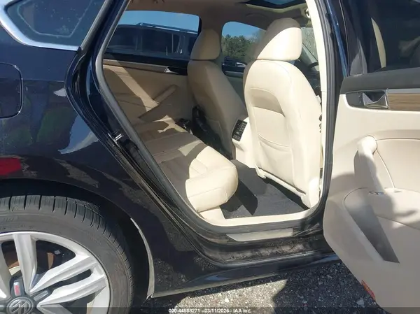 1VWCT7A31HC085444 2017 VOLKSWAGEN PASSAT - Image 8