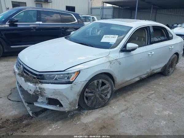 1VWCT7A32HC016388 2017 VOLKSWAGEN PASSAT - Image 2