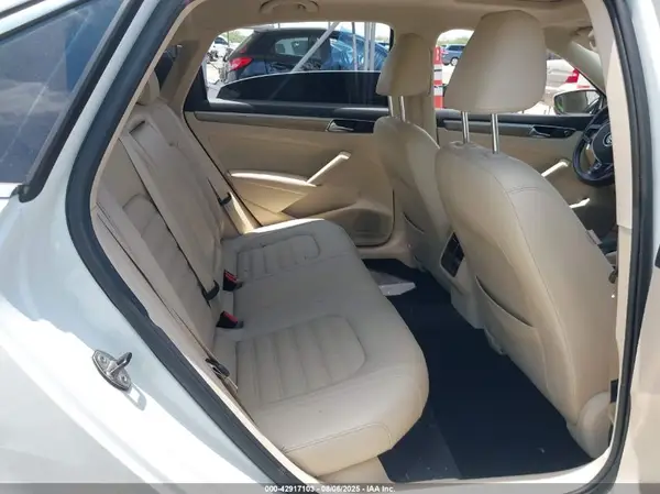 1VWCT7A32HC016388 2017 VOLKSWAGEN PASSAT - Image 8