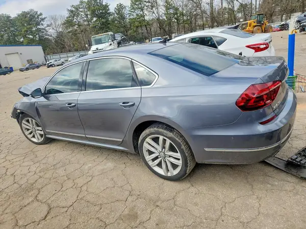 1VWCT7A32HC018108 2017 VOLKSWAGEN PASSAT - Image 2
