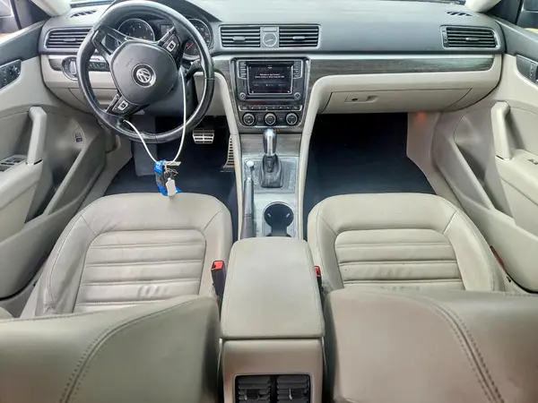 1VWCT7A32HC018108 2017 VOLKSWAGEN PASSAT - Image 8