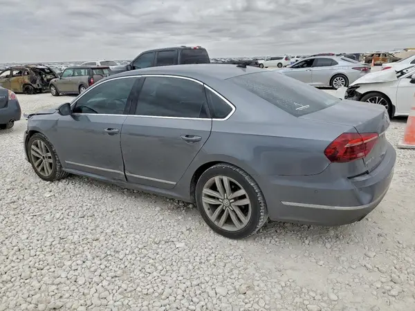 1VWCT7A32HC019677 2017 VOLKSWAGEN PASSAT - Image 2