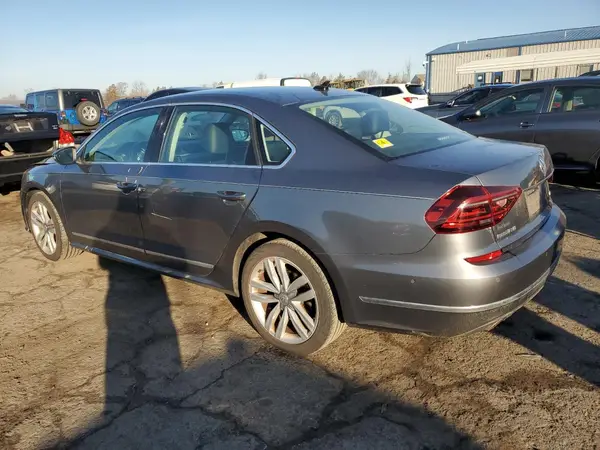1VWCT7A32HC036933 2017 VOLKSWAGEN PASSAT - Image 2