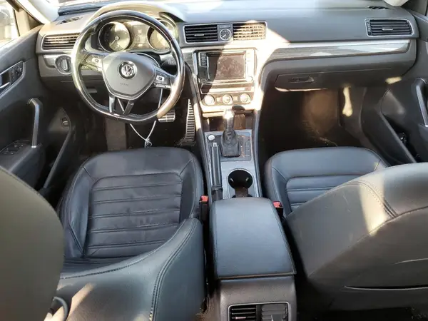 1VWCT7A32HC036933 2017 VOLKSWAGEN PASSAT - Image 8