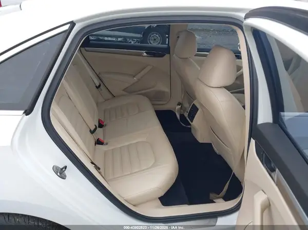 1VWCT7A32HC040125 2017 VOLKSWAGEN PASSAT - Image 8