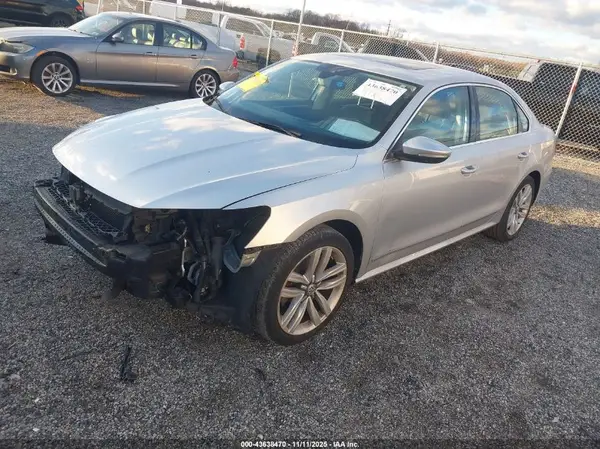 1VWCT7A32HC041405 2017 VOLKSWAGEN PASSAT - Image 2